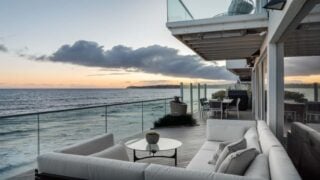 《盗火线》中标志性的马里布海滨住宅以高达2100万美元的价格进入市场-看看里面